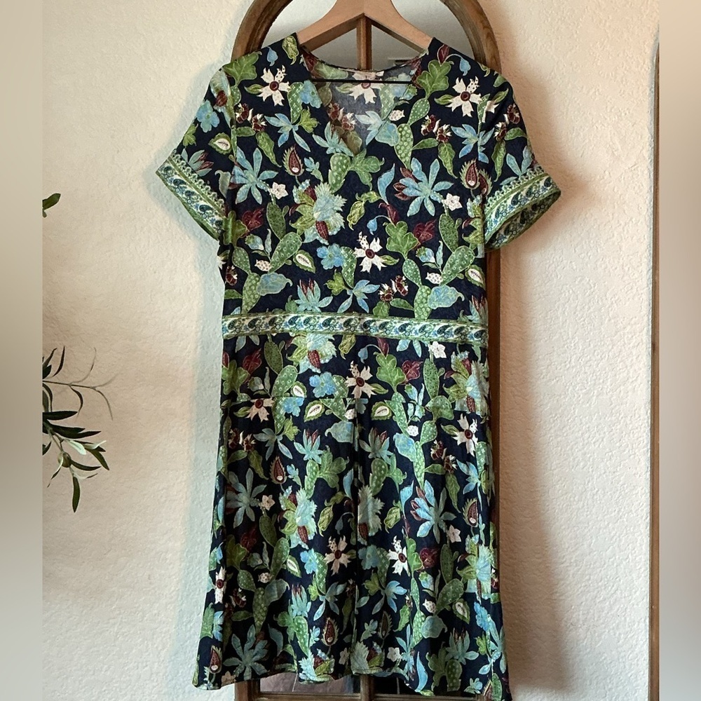 Tory Burch Garden Wisteria Silk Dress Size 6 Fit & Flare, Side Zip, Button Back